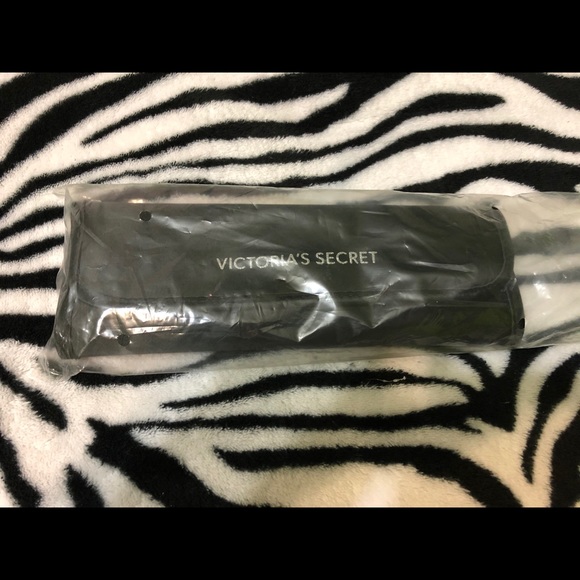 Victoria secret makeup brush set - Picture 3 of 3